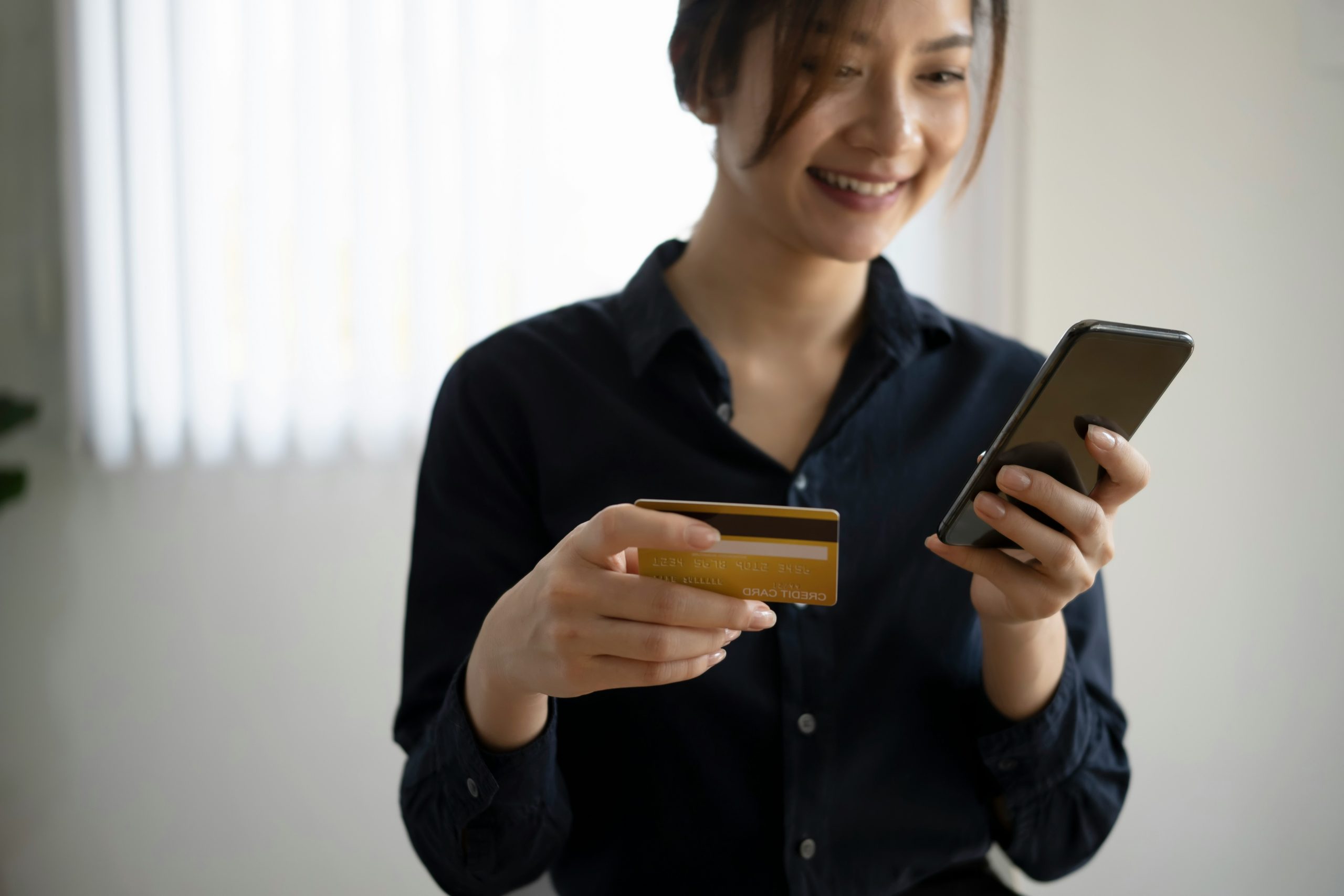 Letting Customers Pay Invoices Online Improves Conversions for Service Businesses